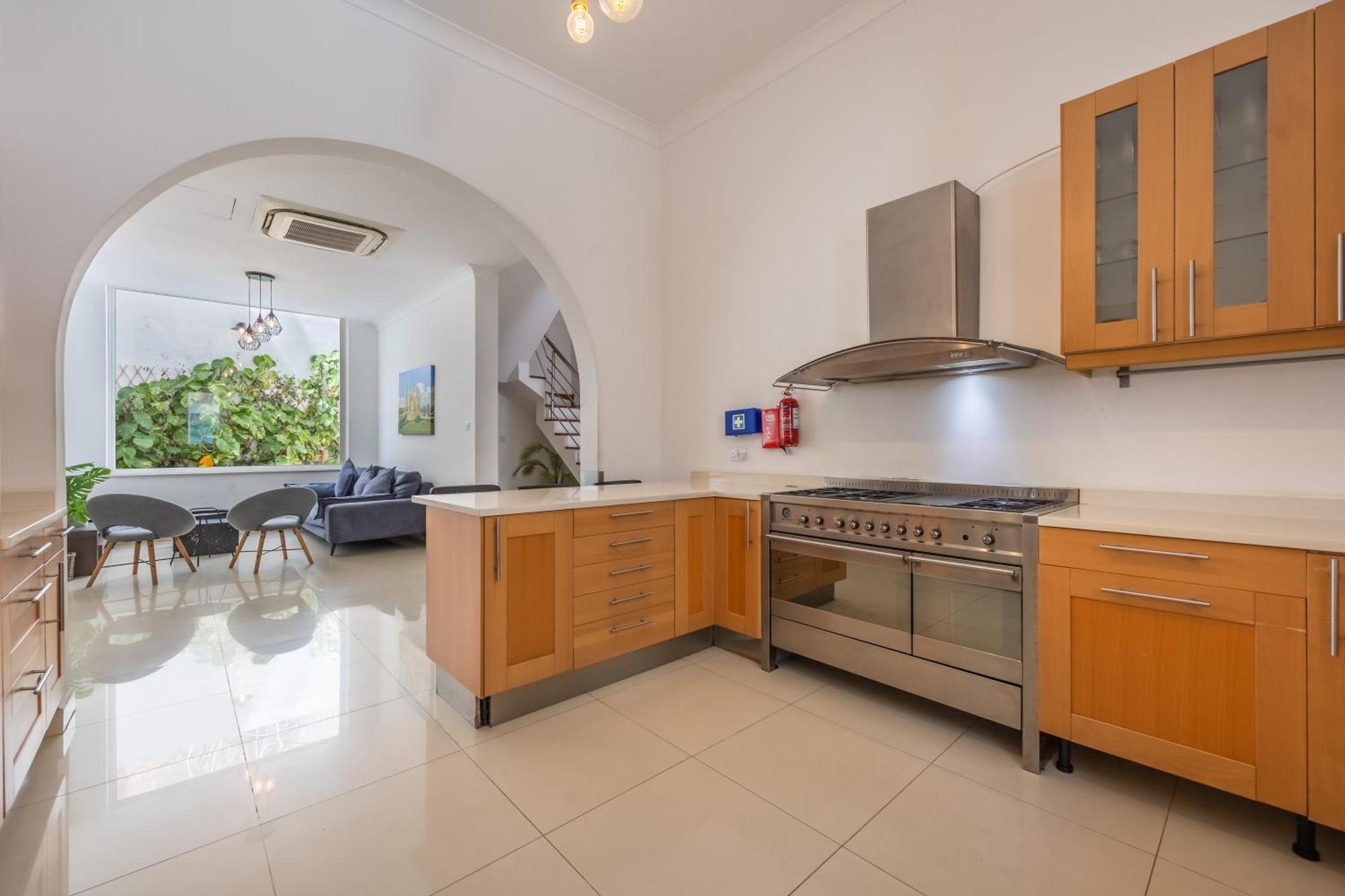 Hard To Come By - Modern & Huge House In Sliema Exterior foto