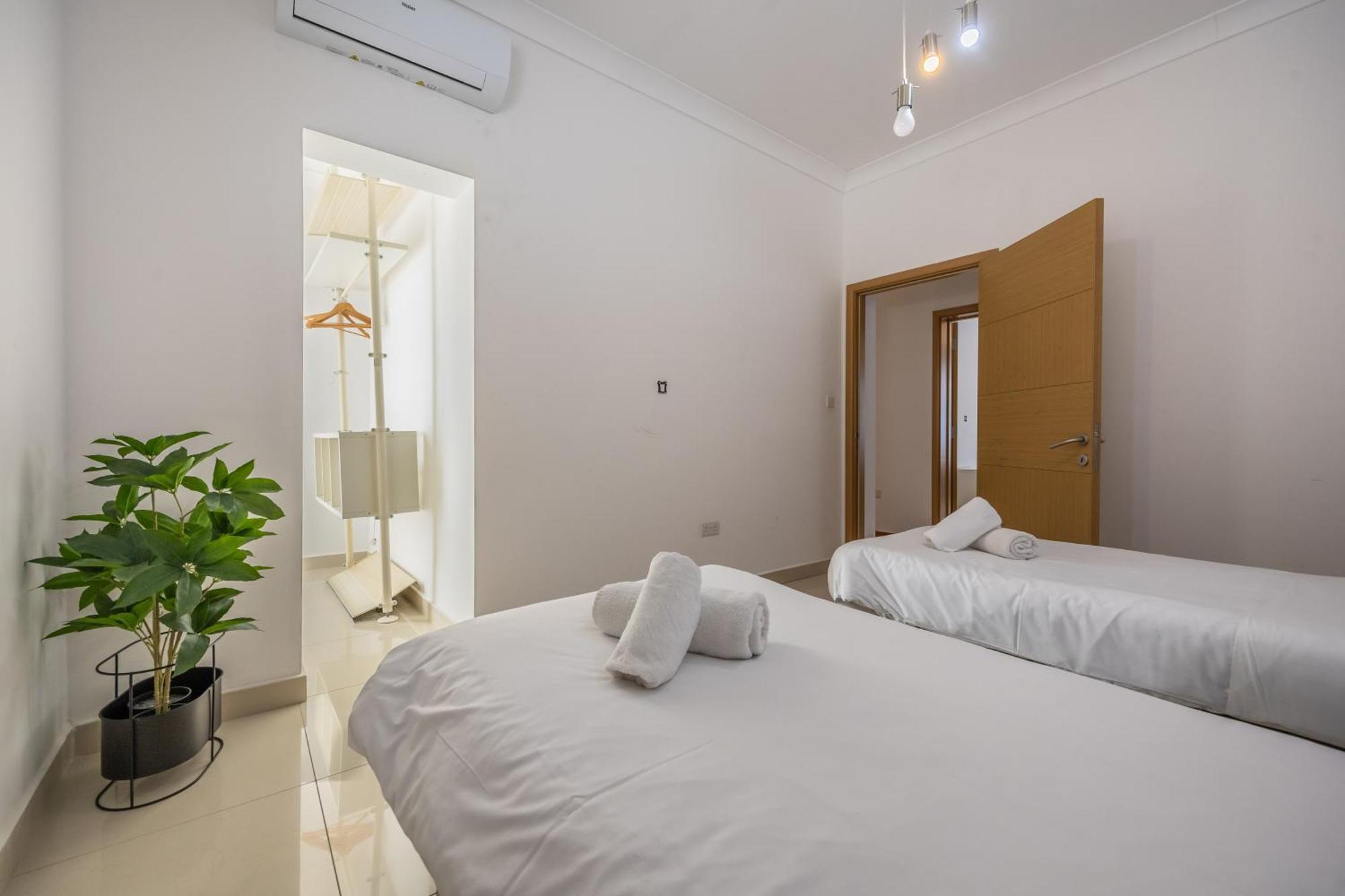 Hard To Come By - Modern & Huge House In Sliema Exterior foto